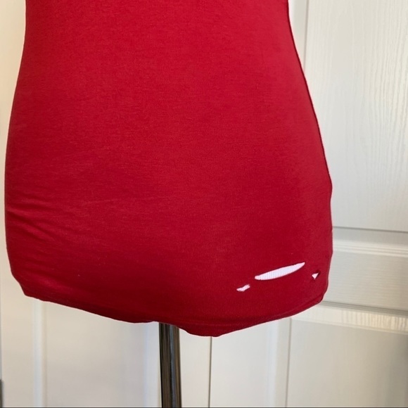 Gap Body Distressed V-Neck Tee - Picture 4 of 10